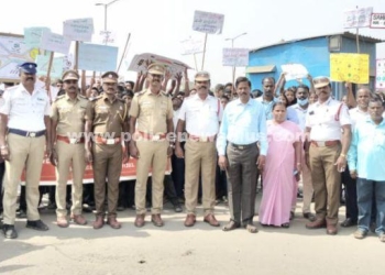 காவல்துறை சார்பில் மீஞ்சூரில் சாலை பாதுகாப்பு குறித்து விழிப்புணர்வு