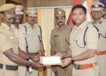 நிதி உதவி வழங்கிய தேனி மாவட்ட காவல் கண்காணிப்பாளர்