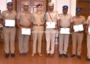 காவல்துறை இயக்குநர் சான்றிதழ் வழங்கி பாராட்டு