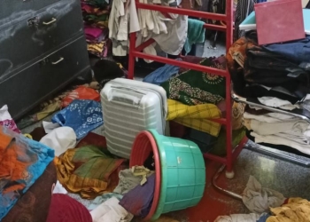 நகை கொள்ளை போலீசார் விசாரணை