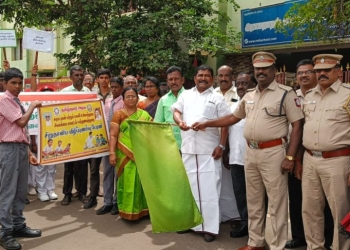 பள்ளியில் தானியங்களின் முக்கியத்துவத்தை வலியுறுத்தி மக்களிடம் விழிப்புணர்வு