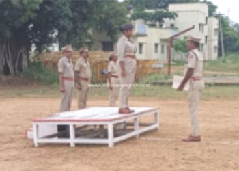 S.P வாராந்திர கவாத்து பயிற்சியை ஆய்வு