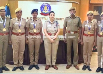 காவலர்களை பாராட்டிய எஸ் பி