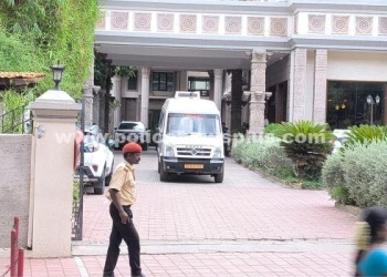 தங்கு விடுதிகளில் வெடிகுண்டு இருப்பதாக மிரட்டல்