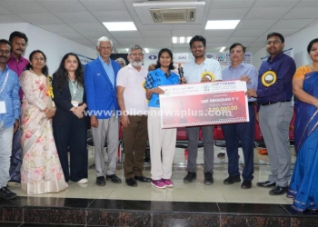 சதுரங்கப் போட்டியில் வெற்றி பெற்றவர்களுக்கு பரிசளிப்பு