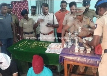 தங்க நகைகளை கொள்ளையடித்த நபர்கள் கைது