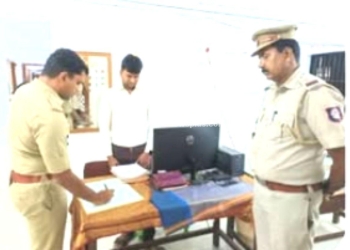 எஸ்.பி காவல் நிலையத்தில் திடீர்  ஆய்வு