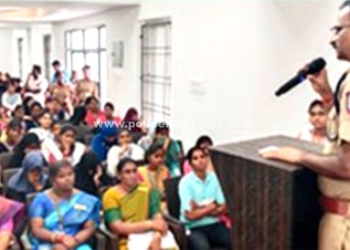 போலீஸ் அக்கா திட்டத்தை துவக்கி வைத்த எஸ்.பி