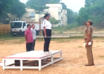 வாராந்திர உடற்பயிற்சியை பார்வையிட்ட எஸ்.பி