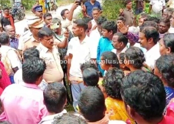 மின்சார அலுவலகத்தை முற்றுகையிட்டு பொதுமக்கள் போராட்டம்