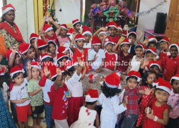 பள்ளி நிறுவனர் தலைமையில் கிறிஸ்துமஸ் விழா