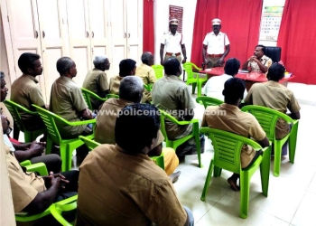 ஓட்டுநர், நடத்துனர்களுக்கு விழிப்புணர்வு நிகழ்ச்சி