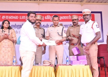 போக்குவரத்து கழகம் சார்பாக விழிப்புணர்வு நிகழ்ச்சி