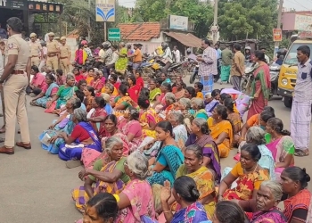 பொதுமக்கள் சாலை மறியல் போராட்டம்