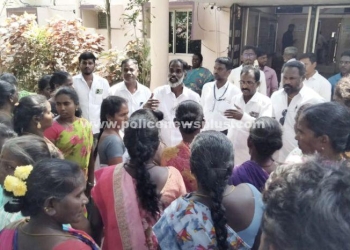 கோட்டாட்சியர் அலுவலகத்தில் பெண்கள் புகார்