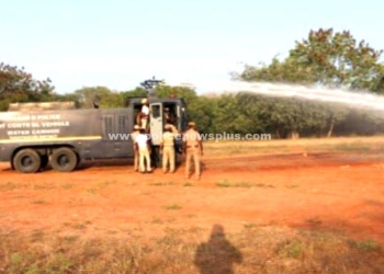 காவல்துறையினரின் கலவர தடுப்பு பயிற்சி