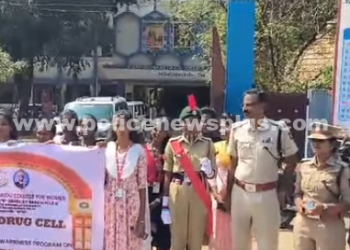 மாவட்ட காவல் கண்காணிப்பாளர் தலைமையில் மனித சங்கிலி ஊர்வலம்