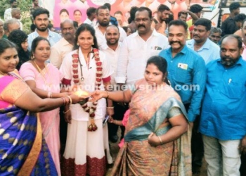 முதல் தலைமுறை மருத்துவருக்கு கிராம மக்கள் வரவேற்பு