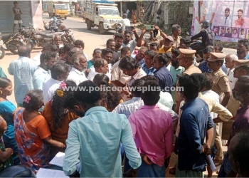 கோவிலை இடிக்க பொதுமக்கள் எதிர்ப்பு