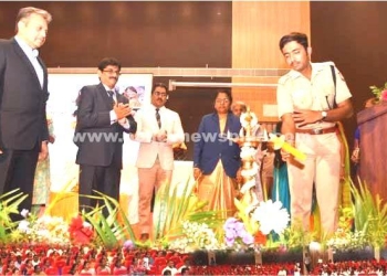 பெண்களுக்கு எதிரான வன்முறை ஒழிப்பு விழிப்புணர்வு