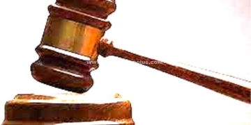 அனுமதியின்றி மண் கடத்திய வாகனம் பறிமுதல்