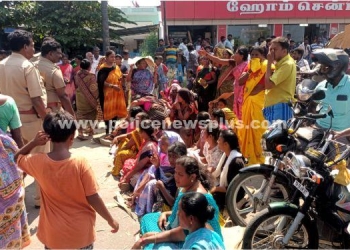 சாலையை சீரமைக்க வலியுறுத்தி கிராம மக்கள் போராட்டம்