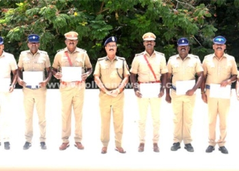 சிறப்பாக பணிபுரிந்த காவலர்களுக்கு பாராட்டு சான்றிதழ்