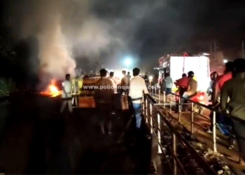 கூடல் நகர் அருகே சொகுசு காரில் தீ விபத்து