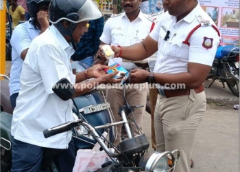 சாலை பாதுகாப்பு குறித்து பொதுமக்களுக்கு விழிப்புணர்வு