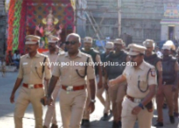 காவல்துறையினர் சார்பில் கொடி அணிவகுப்பு