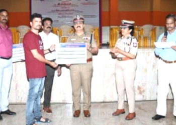 பொதுமக்கள் இழந்த பணத்தை மீட்டு ஒப்படைப்பு