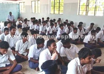 மகளிர் காவல் நிலையம் சார்பில் விழிப்புணர்வு