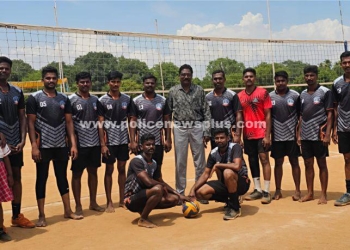 கைப்பந்து போட்டியில் முதலிடம் பெற்ற தனிப்பிரிவு போலீசார்