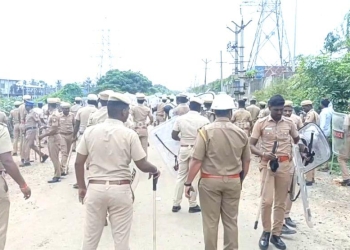 வட மாநில தொழிலாளர்கள் போராட்டம்