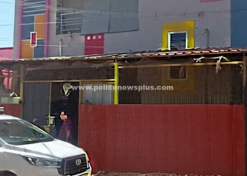 வருமான வரித்துறை அதிகாரிகள் சோதனை