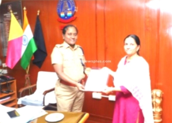 காவலர் வாரிசுகளுக்கு அரசு பணிக்கான ஆணையை வழங்கிய எஸ்.பி