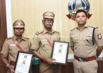 பணி பாராட்டு சான்றிதழ் வழங்கிய எஸ்.பி