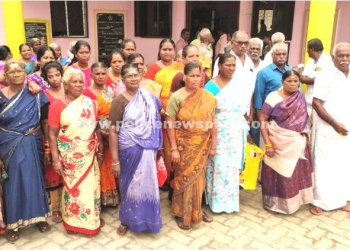 பேரூராட்சி அலுவலகத்தில் பொதுமக்கள் கோரிக்கை